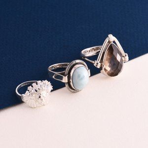 3 sterling silver rings - (28)